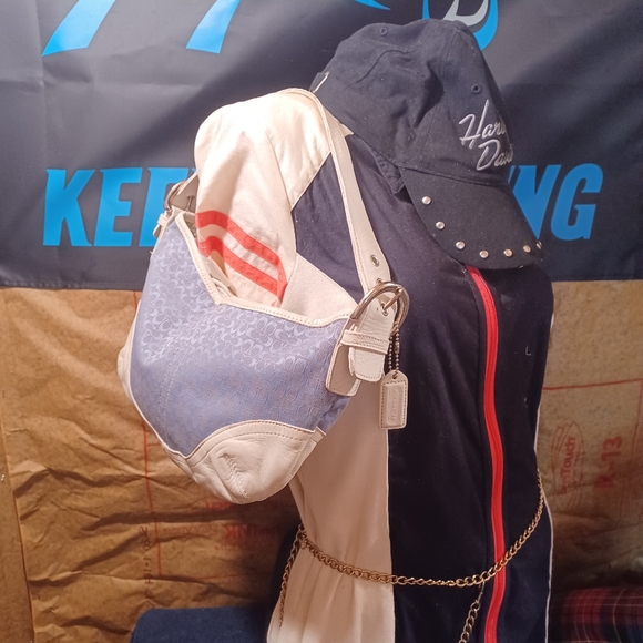 Coach mini hobo - Picture 8 of 10